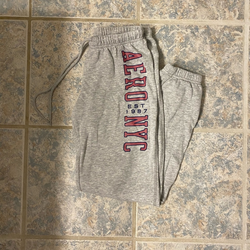 Aero | grey sweatpants